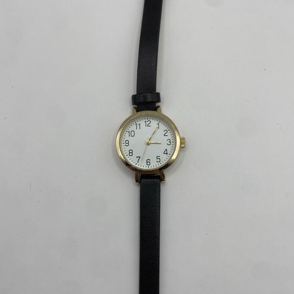 The Unbranded Brand Accessories - Women's Black Buckle Band Analog Watch 26mm Case Untested‎
